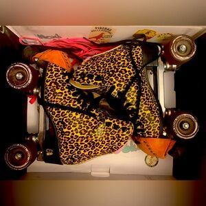 BLACK FRIDAY SALE ONLY ‼️ ORIGINAL MOXI SKATES VINTAGE PRINT with SUEDE TOE CAPS